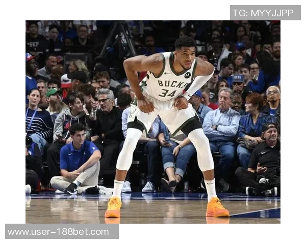 字母哥首节独得10分半场高效砍下16分助球队争胜